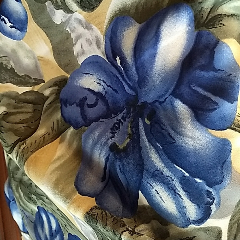 Dress - Picture 4 of 4